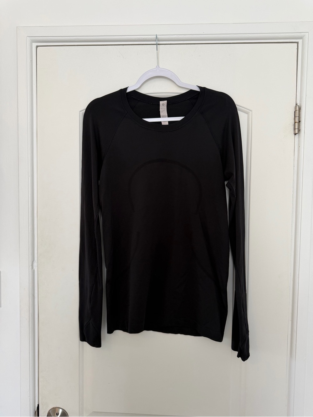 lululemon athletica Black Long-Sleeve Crew Active Top